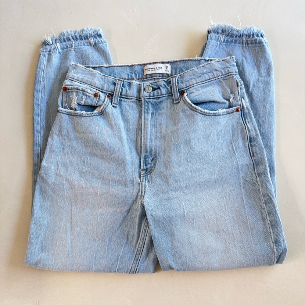 Abercrombie High Rise Mom Jean 28